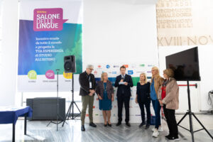 L'apertura ufficiale del 3° Salone delle Lingue IALCA. Da destra a sinistra, Liam Vint (LanguageCert), Pina Foti (IALCA), Anthony Simpson (Ambasciatore della Nuova Zelanda).